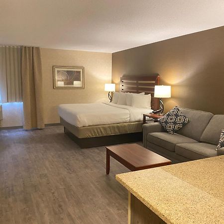 Wyndham Garden Grand Rapids Airport Hotel Cascade Bagian luar foto