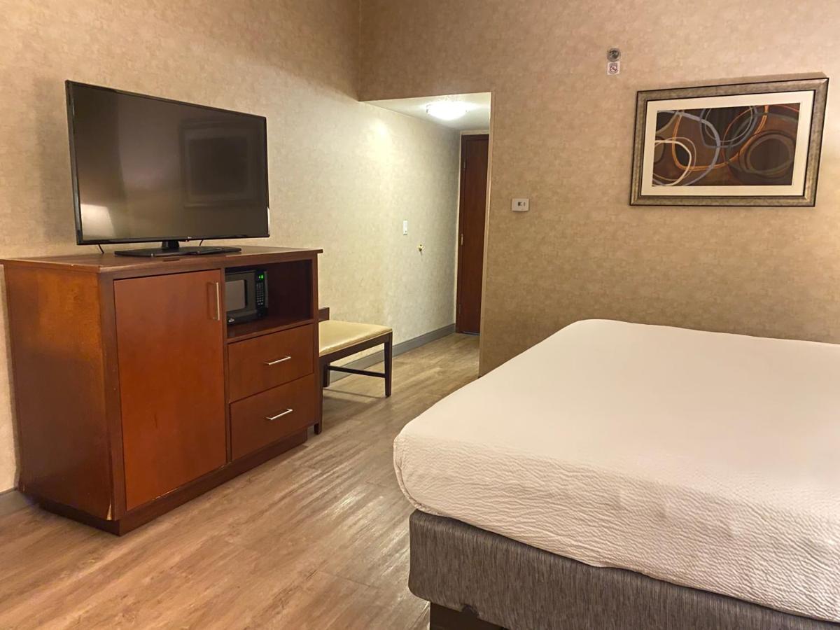 Wyndham Garden Grand Rapids Airport Hotel Cascade Bagian luar foto