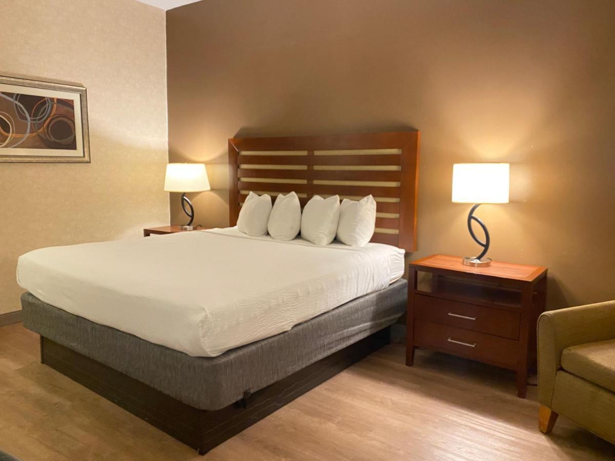 Wyndham Garden Grand Rapids Airport Hotel Cascade Bagian luar foto