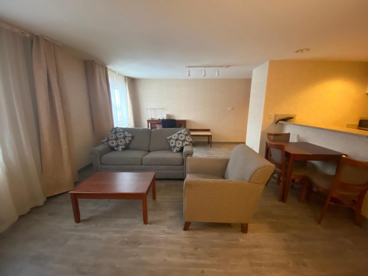 Wyndham Garden Grand Rapids Airport Hotel Cascade Bagian luar foto