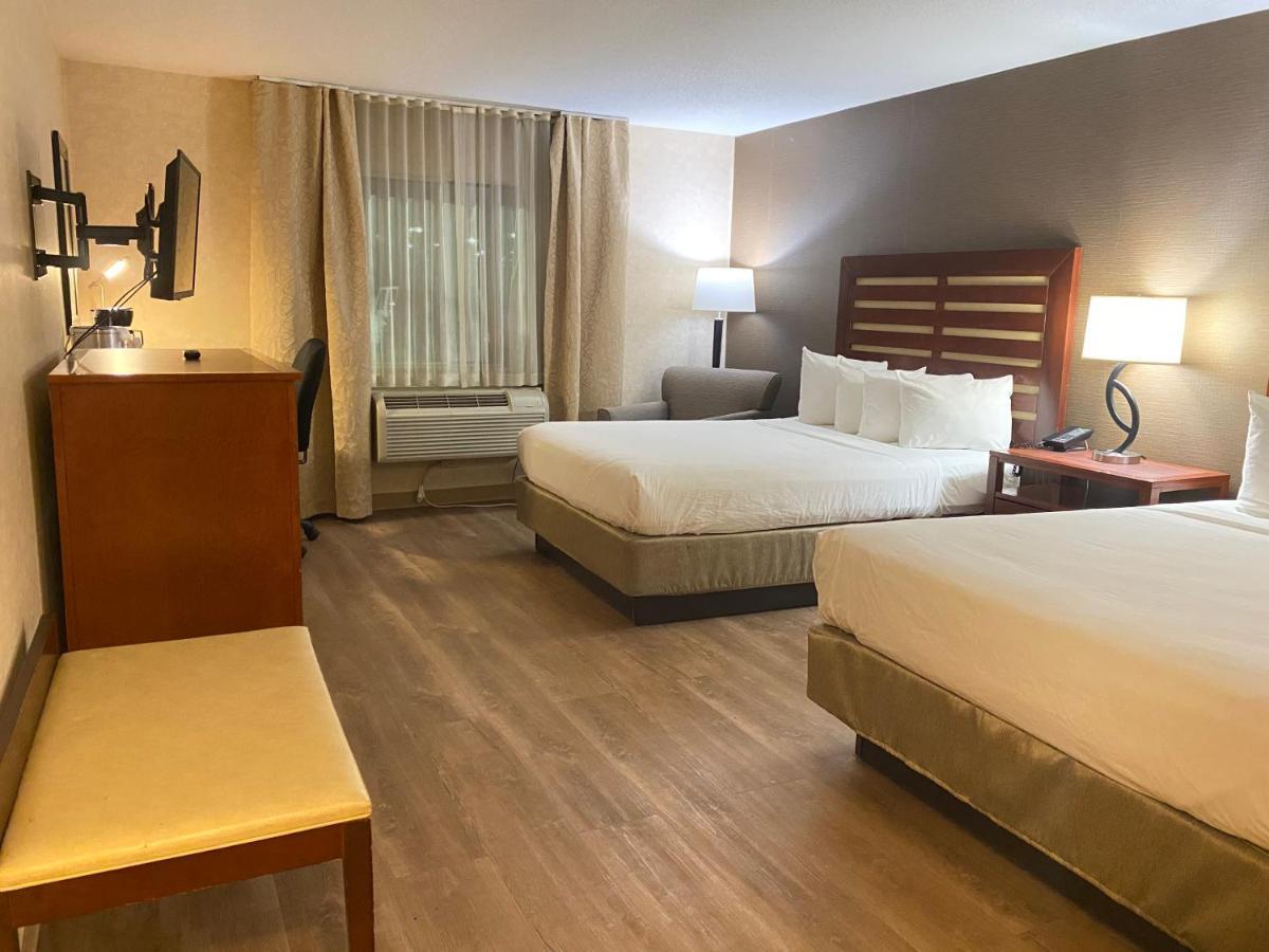 Wyndham Garden Grand Rapids Airport Hotel Cascade Bagian luar foto