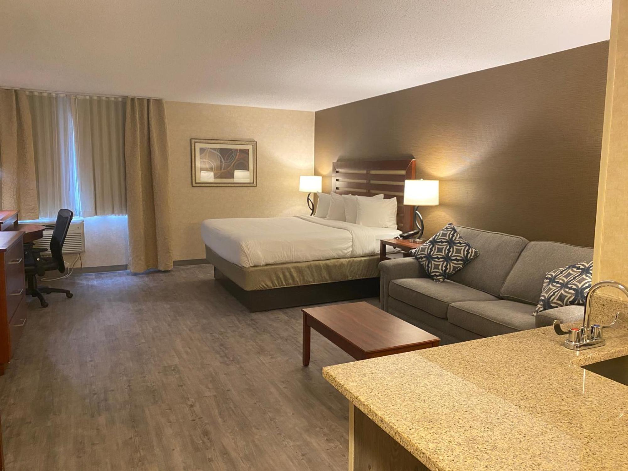 Wyndham Garden Grand Rapids Airport Hotel Cascade Bagian luar foto