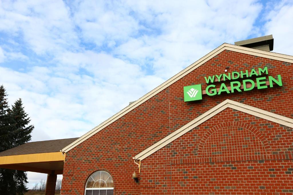 Wyndham Garden Grand Rapids Airport Hotel Cascade Bagian luar foto